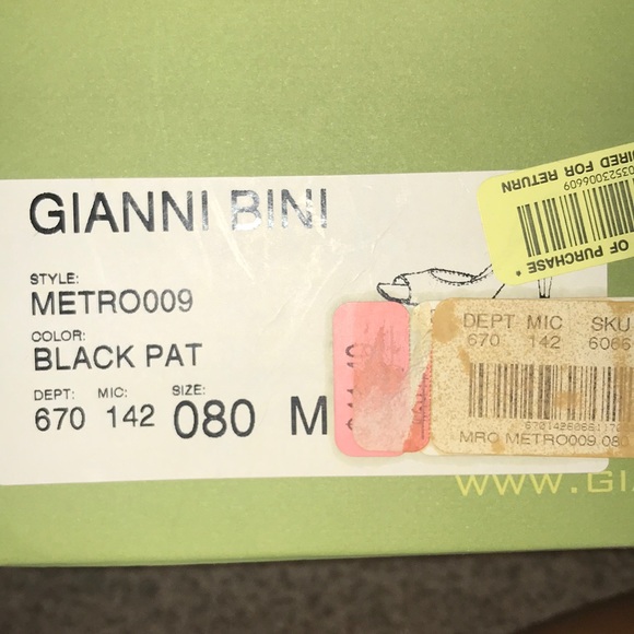 Black heels! - Picture 3 of 3